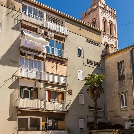 Calle Larga Ventidue ザダル